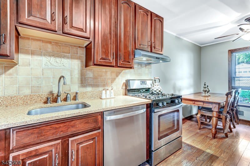 2 Colonial Ct – photo 2