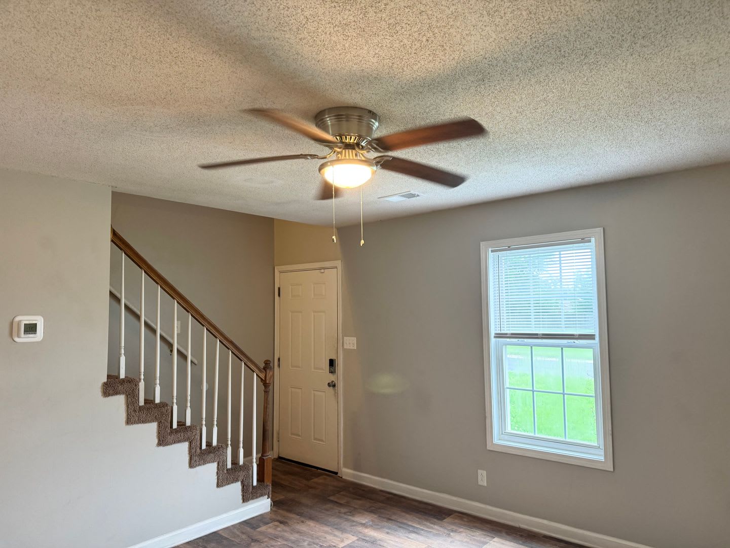 Just listed with upstairs bedrooms! – photo 2