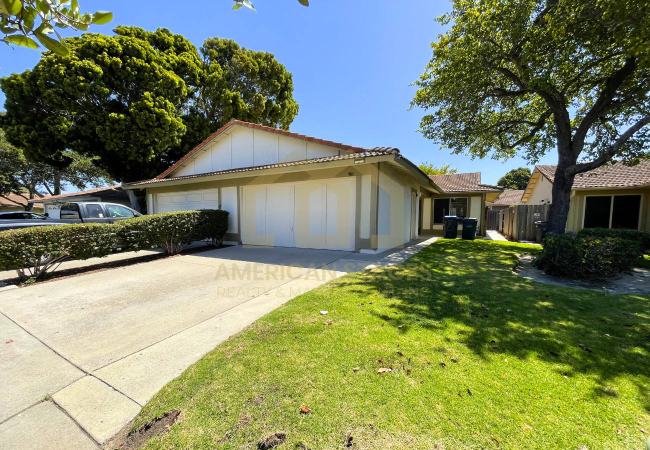 916 North M Place – photo 1