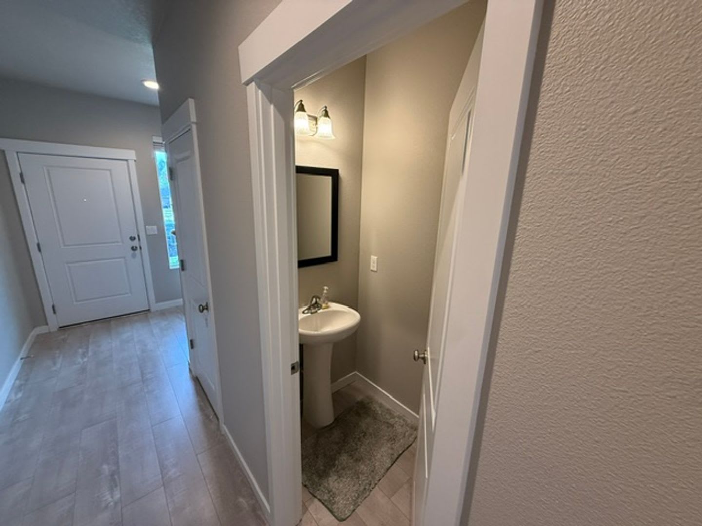 Air Conditioned 3 Bed 2.5 Bath – photo 4