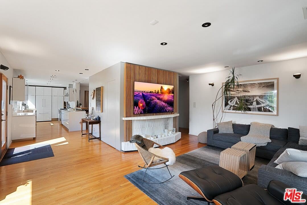 1666 S Curson Ave – photo 2