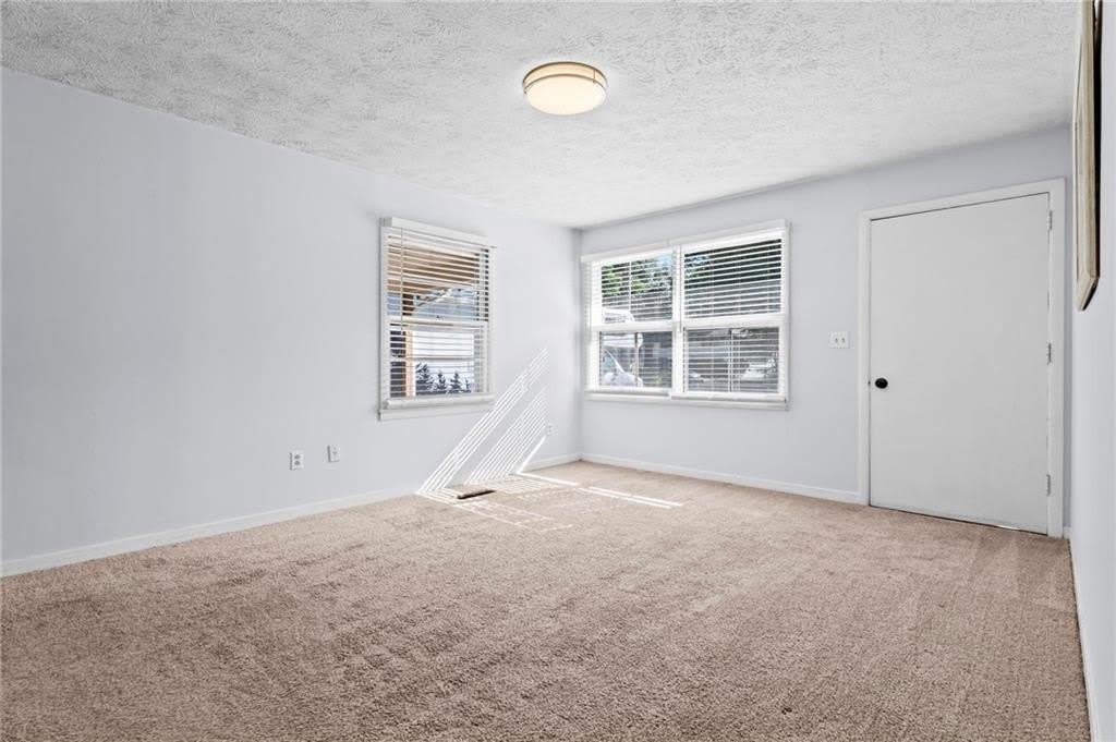 2560 Walton Way SW – photo 5