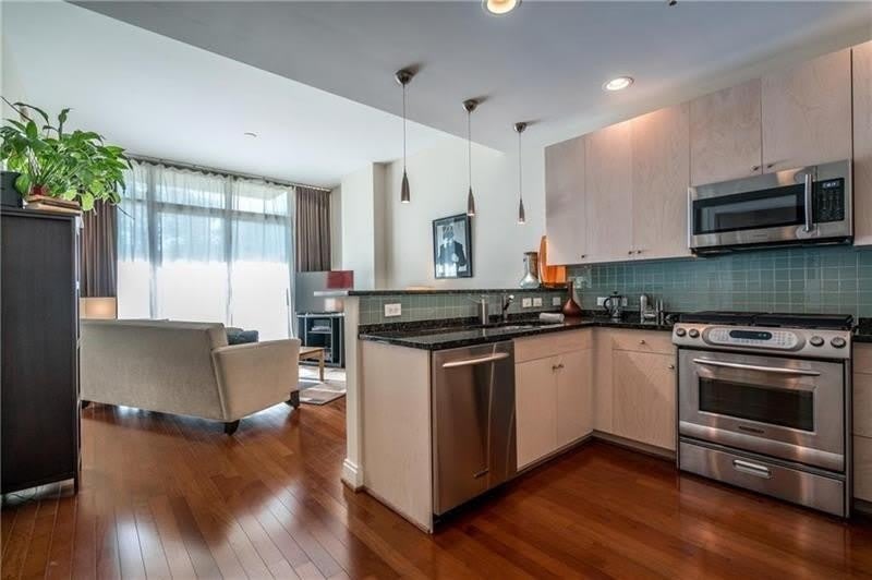 905 Juniper Street NE – photo 4