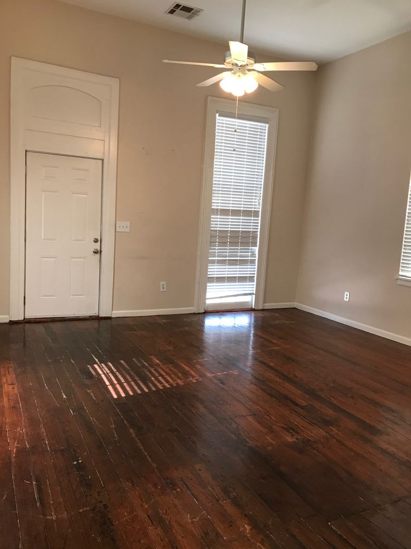 SPACIOUS 3 BR/2 BA Rental in Mid-City with BACKYARD and DRIVEWAY (Section 8 not accepted) – photo 3