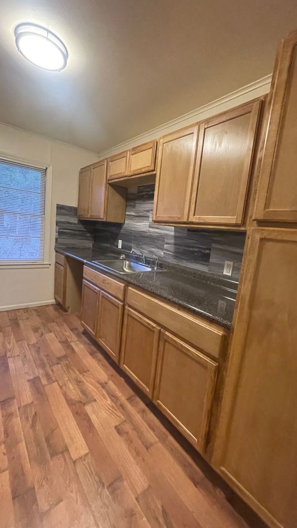 3 Bd 1 Ba Bungalow w/ hardwood – photo 2