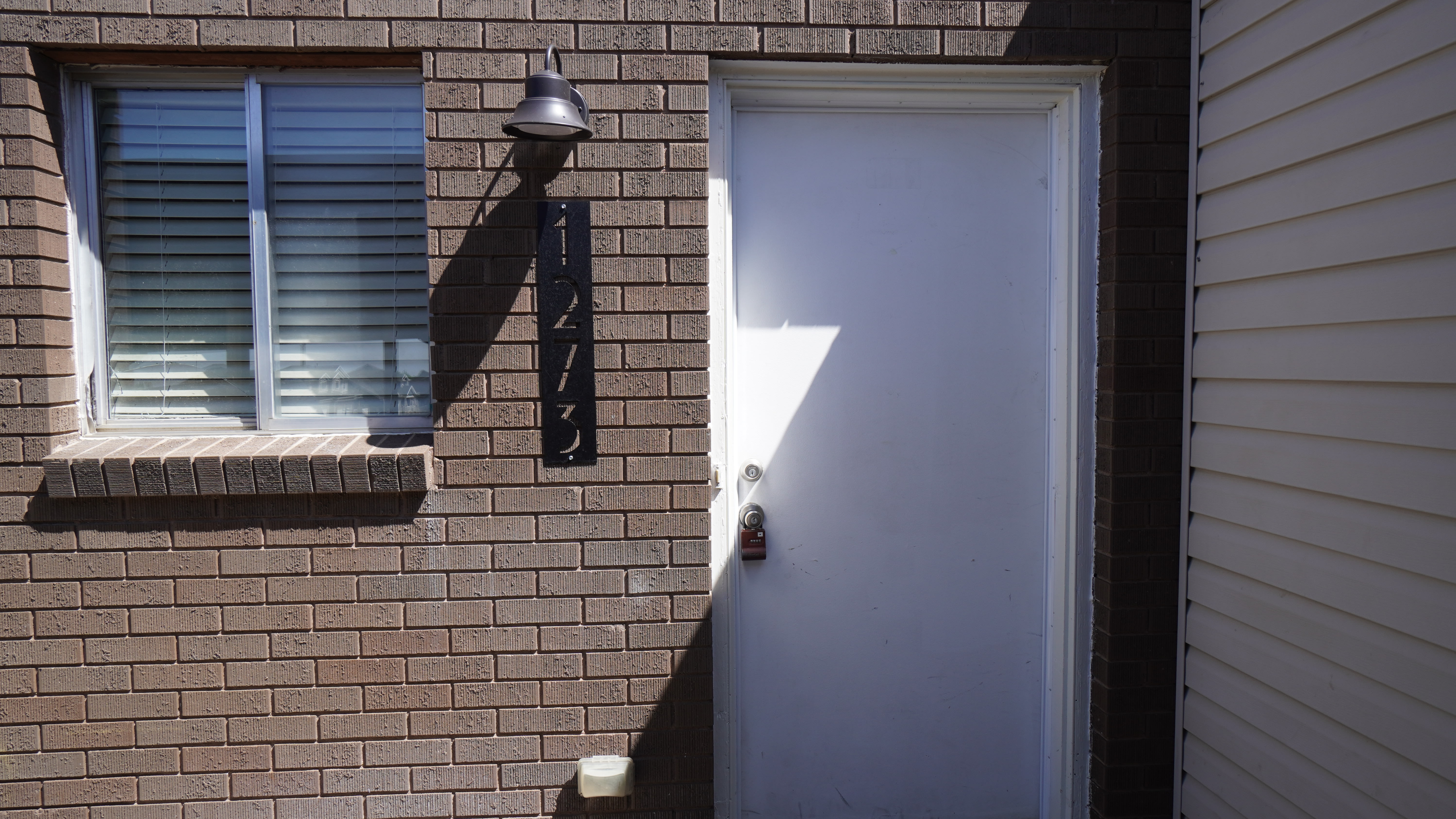 1273 E Gordon Ave – photo 1