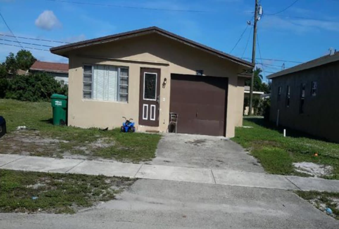 2521 Northwest 15th Court – photo 1