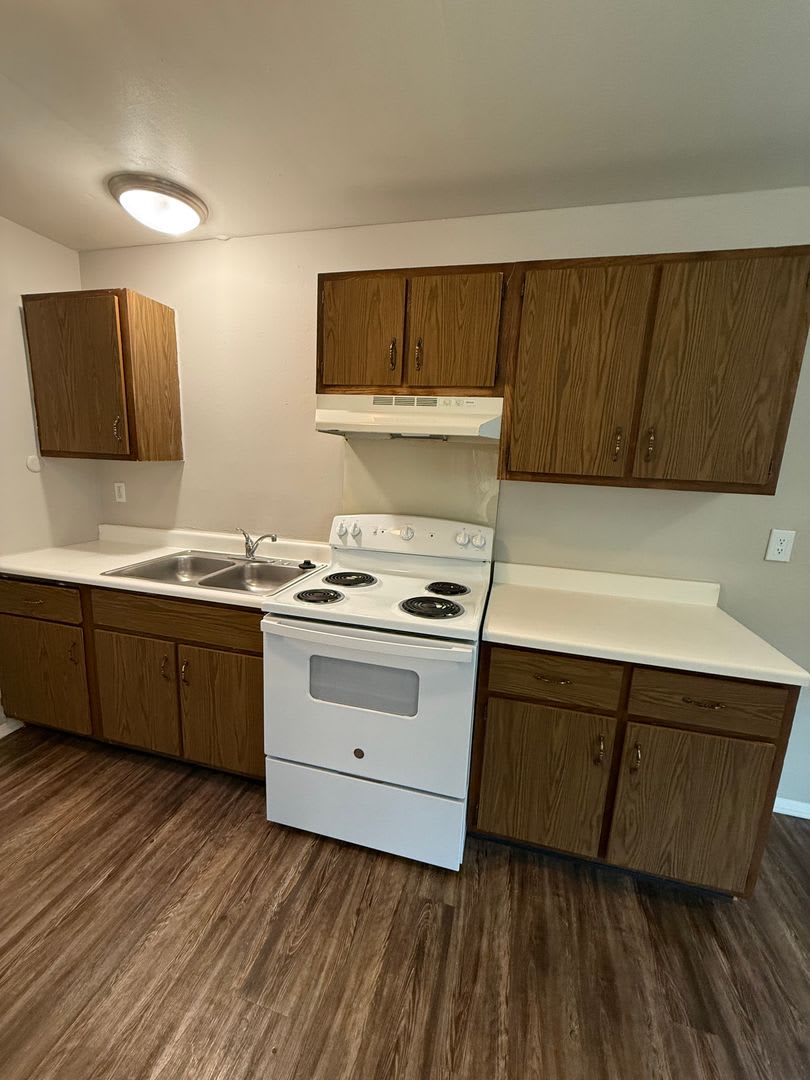 One bedroom bungalow with all-in-one washer/dryer – photo 4