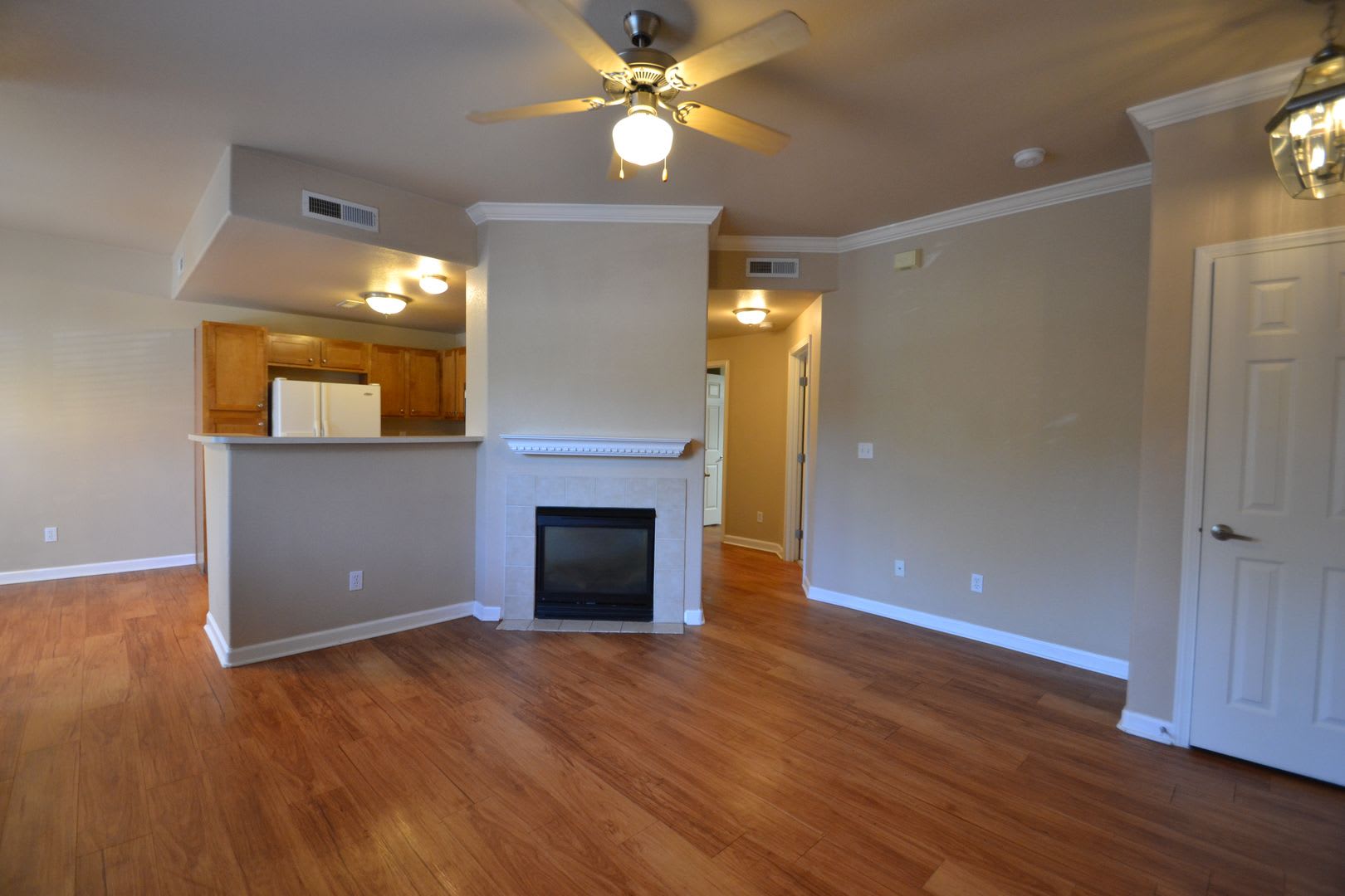 2 bed 2 bath Townhome on Main Level with A/C – photo 4
