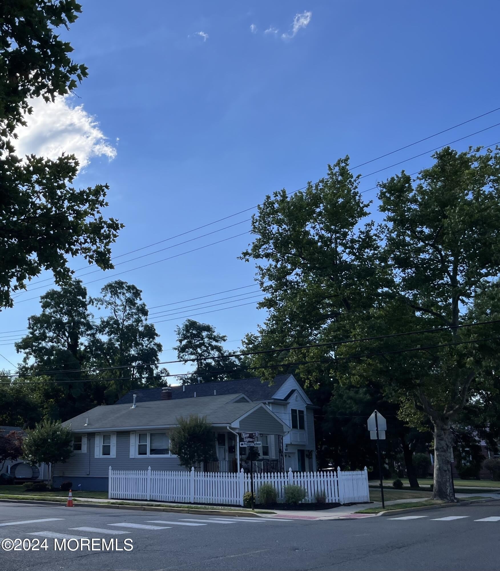 106 Leighton Avenue – photo 2