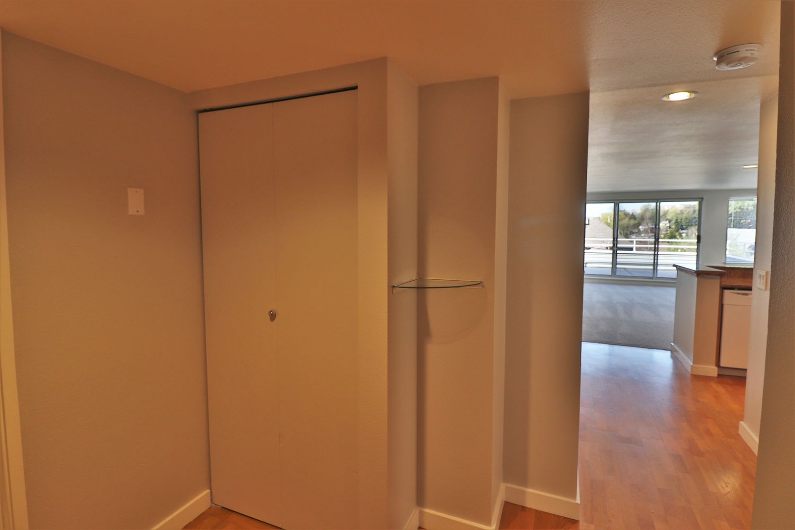 2 Bedroom Apartment In West Seattle with Great Views! – photo 2