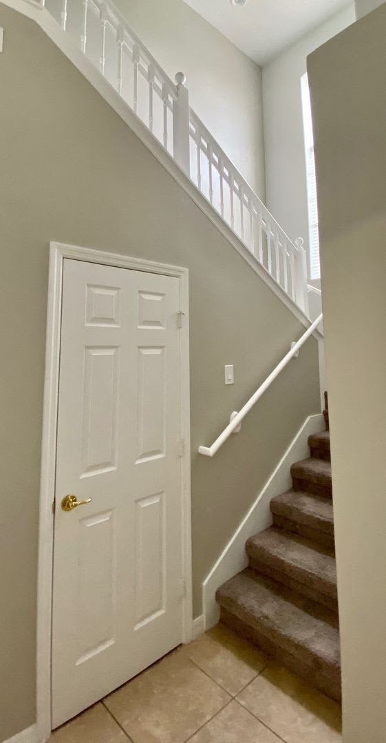 Move In September Stunning 4 Bedroom Loft 2 5 Bath Townhome Gated Community In Avalon Park 1 Car Attached Garage Hoa Handles Lawn Care Primary Bedroom On 1St Floor – photo 4