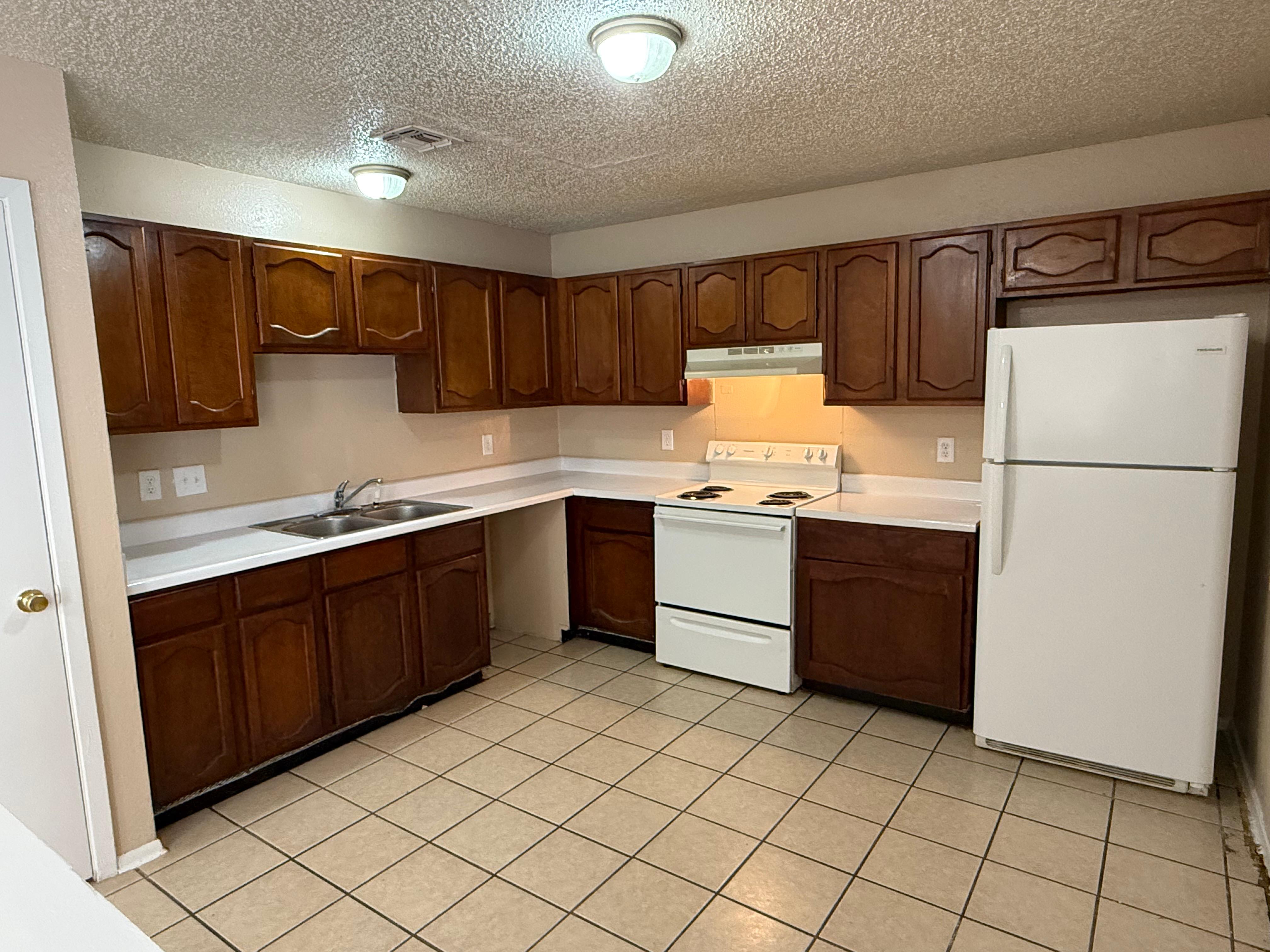 8011 Chipping Dr – photo 3