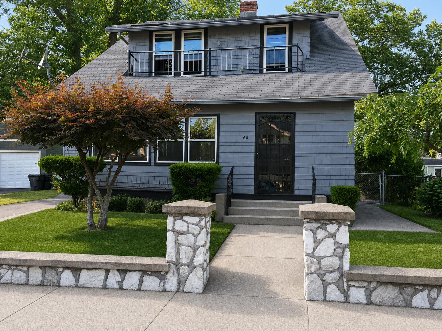 Beautiful Single Family Home Right on The East Long Meadow Line! – photo 1