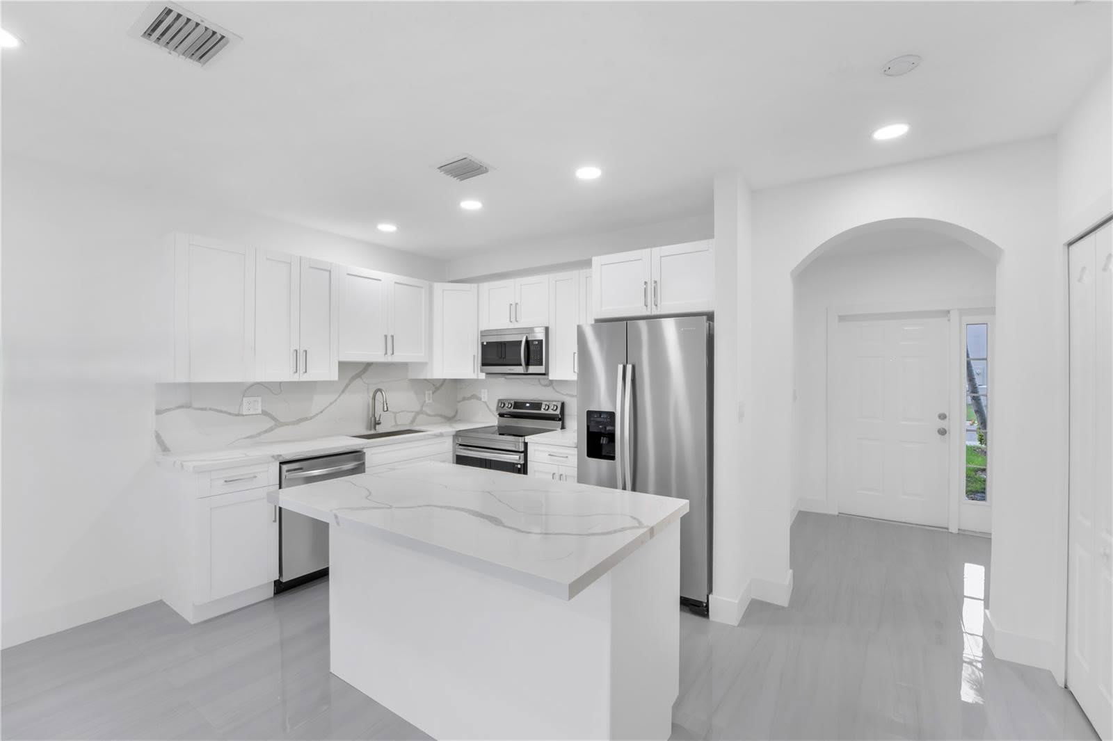 2802 Southwest 128th Way – photo 5