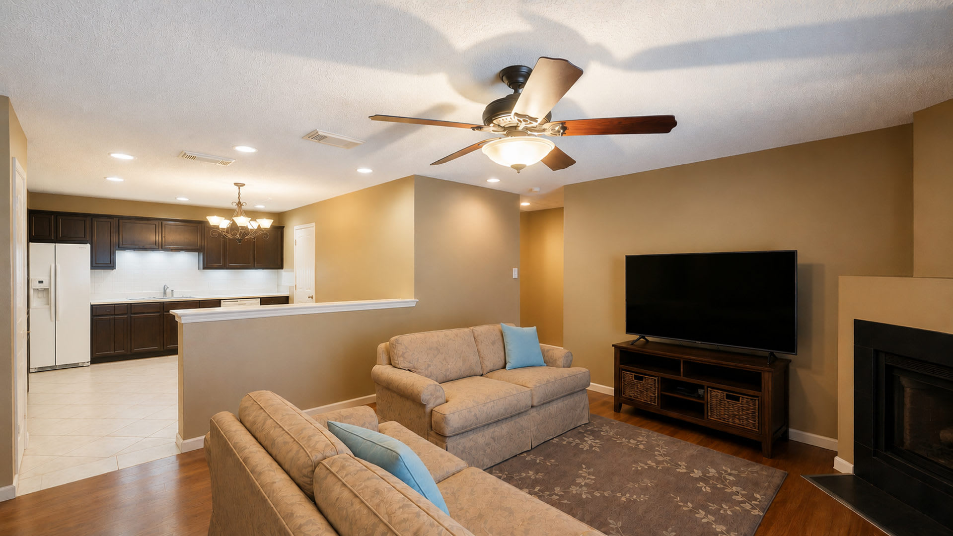 Hunters Chase 3 Bedroom Near UTSA, Medical Center, La Cantera and Much, Much More! – photo 3