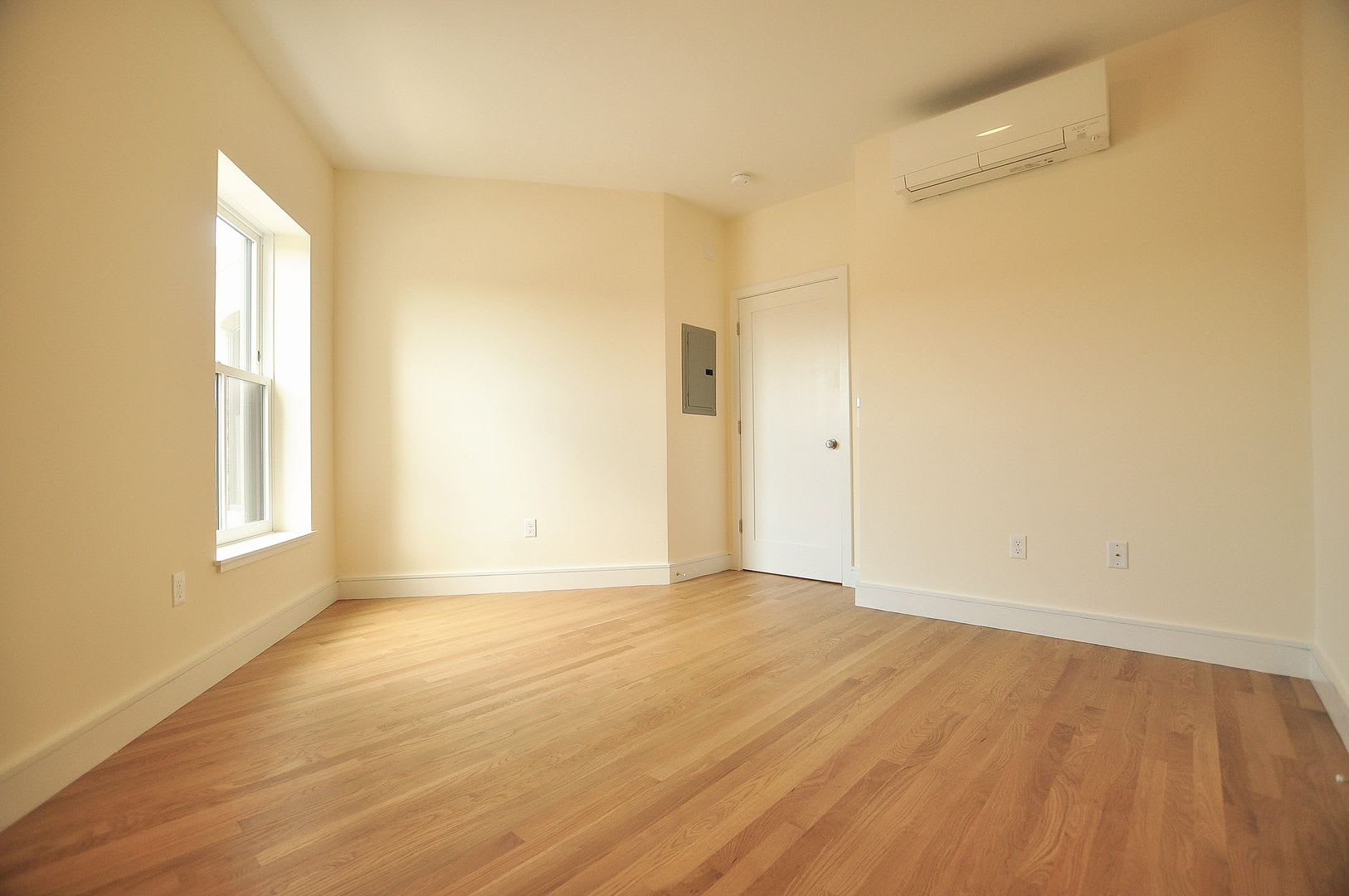 Beautiful Sunny 1 Bed With W D Available 9 1 – photo 5