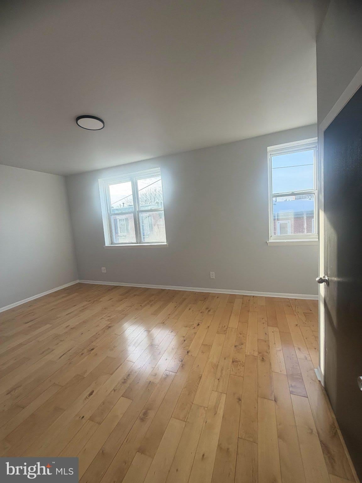975 N LAWRENCE Street – photo 2