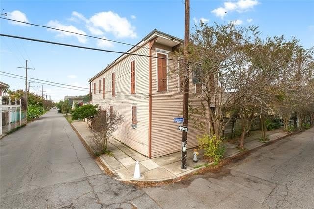 3621 BURGUNDY Street – photo 1