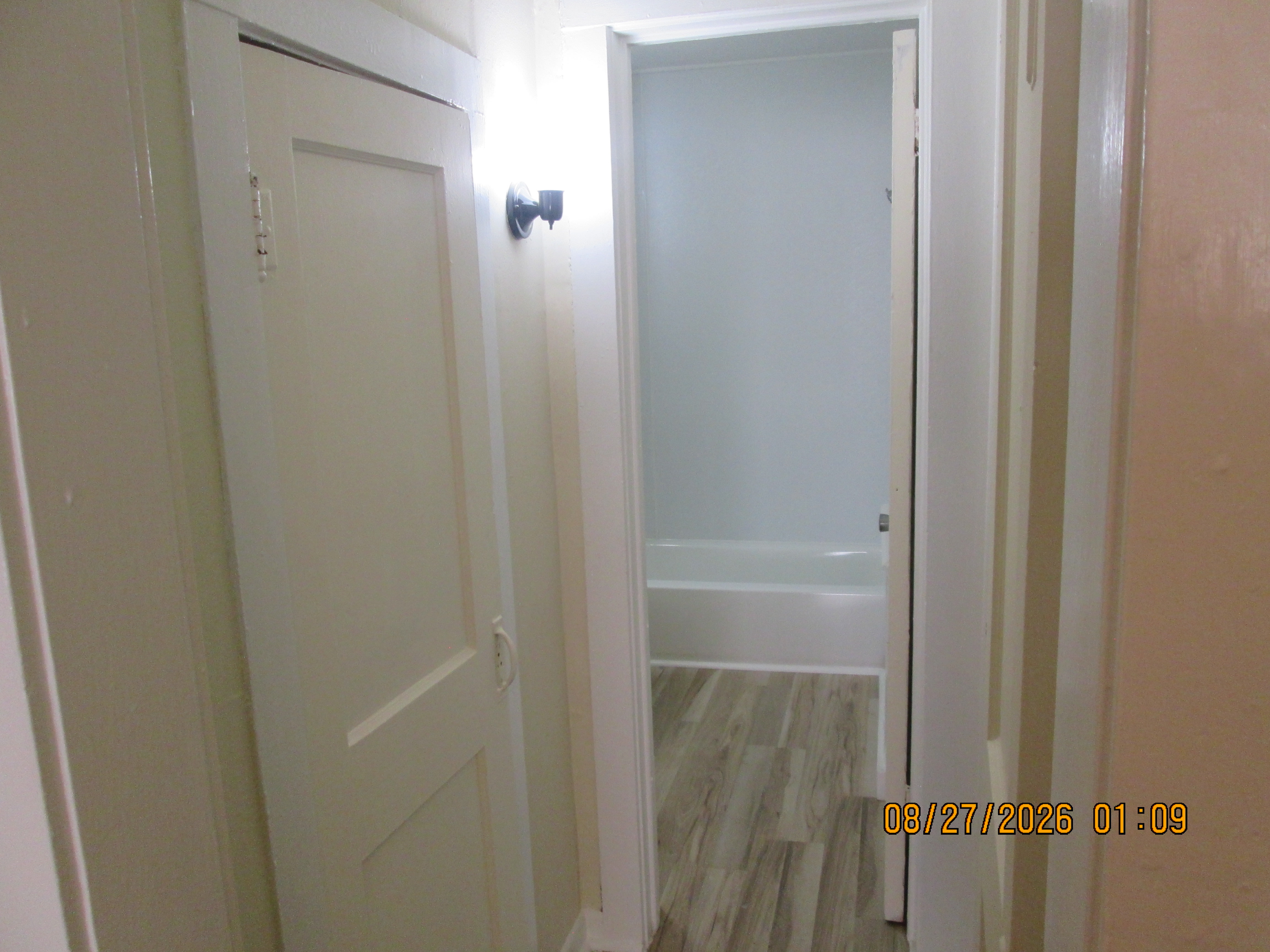 518 Featherston St – photo 5