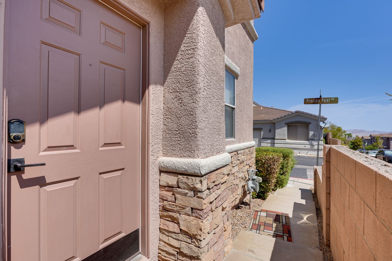 CHARMING 3 BEDROOM TOWN HOME – photo 4