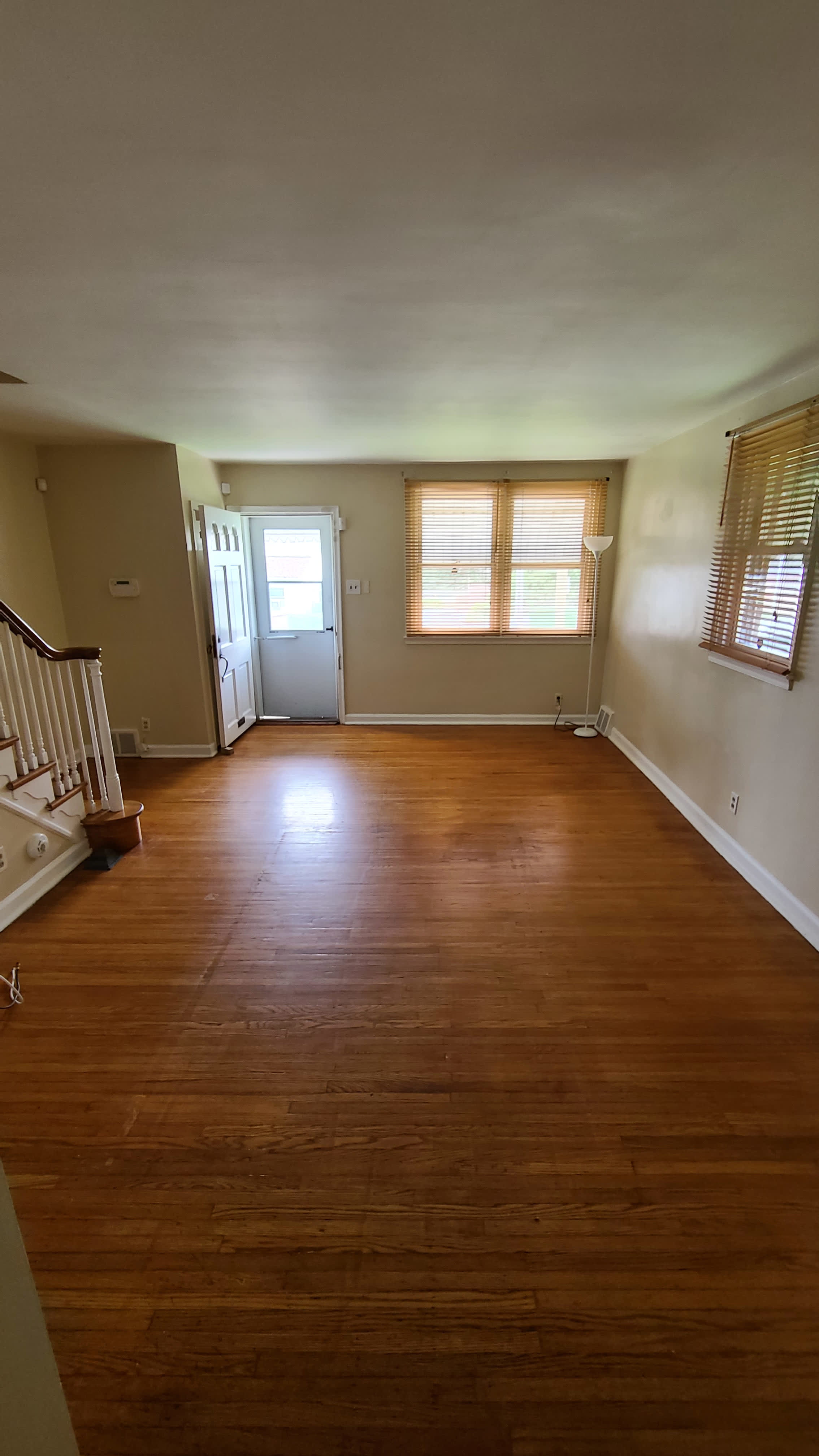 820 E 15th St – photo 2