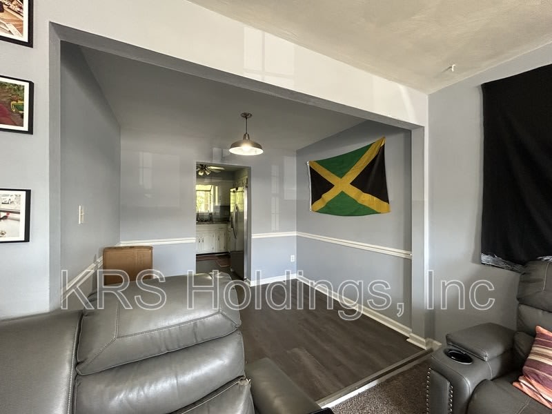 1652 Fairfax Dr – photo 4