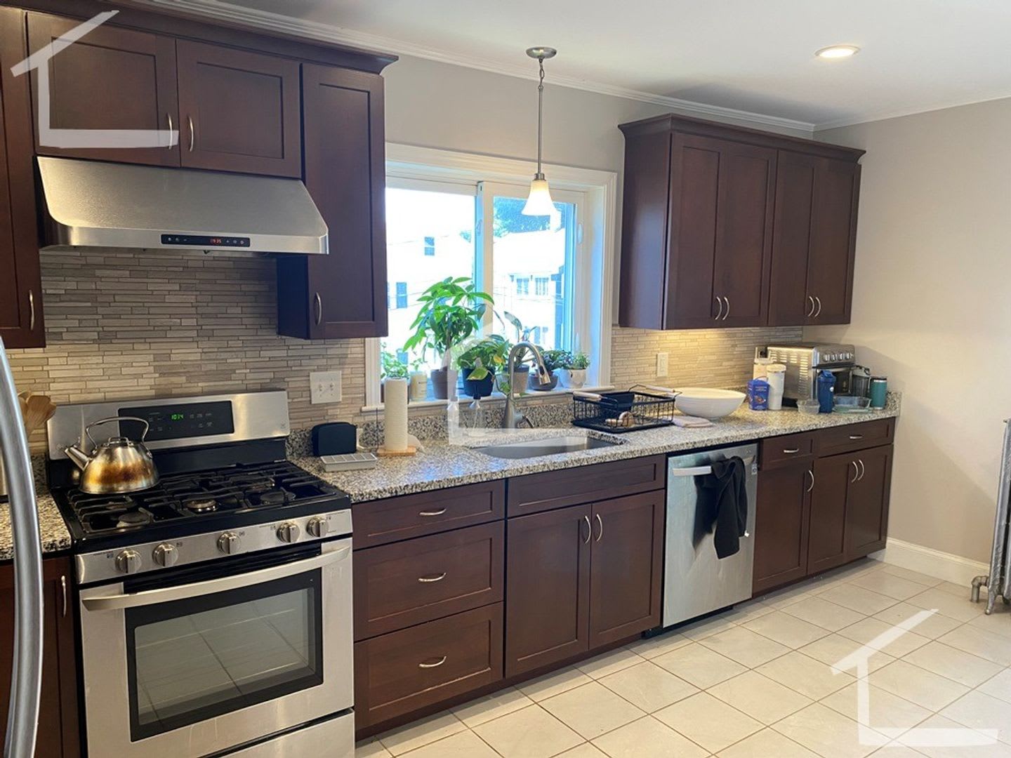Modern Brighton 4 Bed 2 Bath With Deck – photo 1