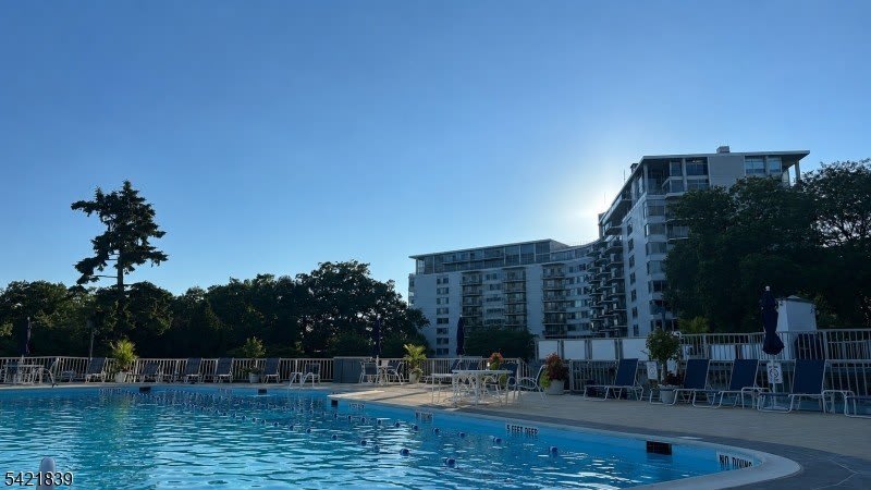 1 Claridge Dr Unit 1000 – photo 1