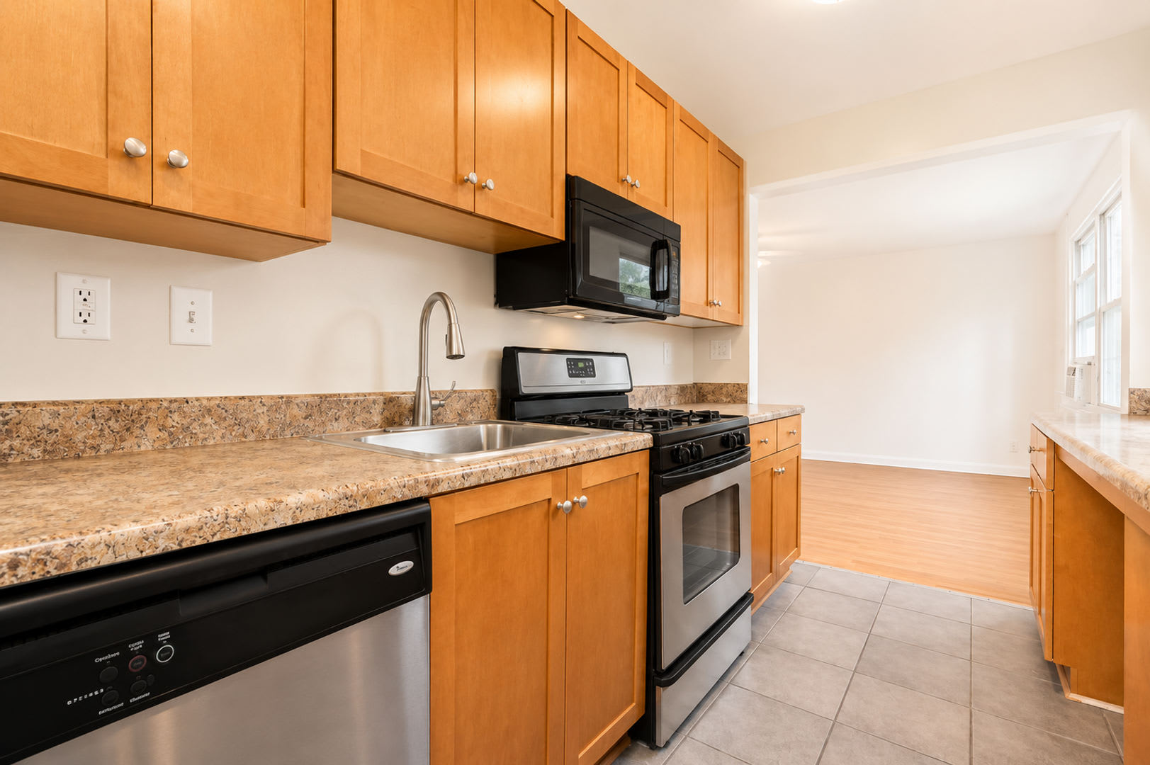 2026 Move In Special 500 Lease Signing Bonus Charming 2 Bedroom Condo In Fort Dupont Park Move In Ready – photo 1