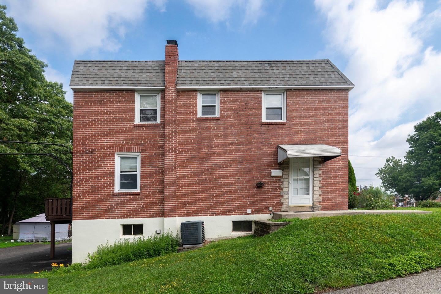 526 MICHELL ST – photo 2