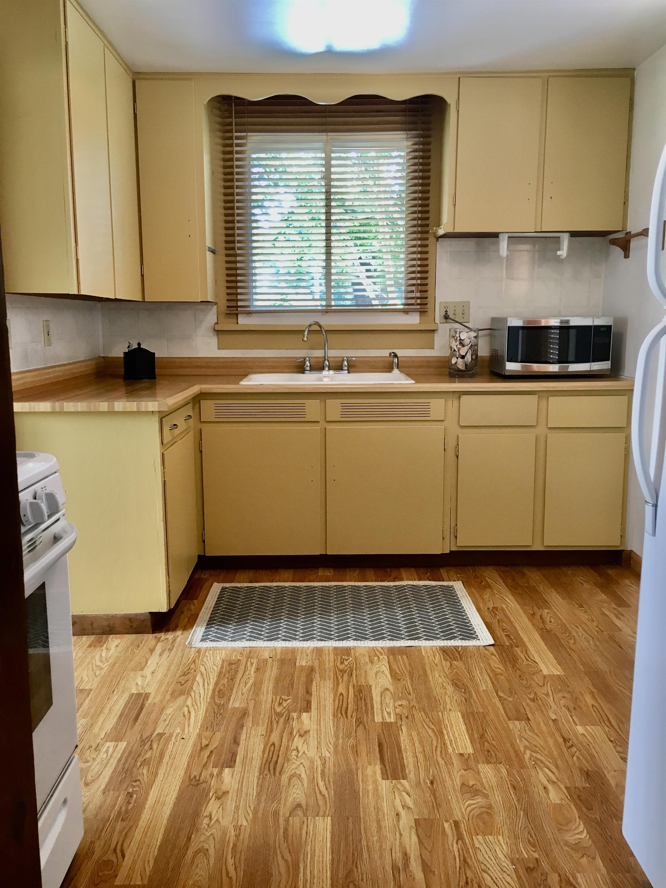 1043 Memorial Avenue – photo 4