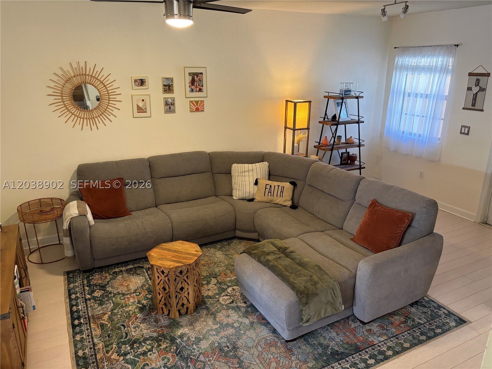370 NE 37th Pl – photo 5
