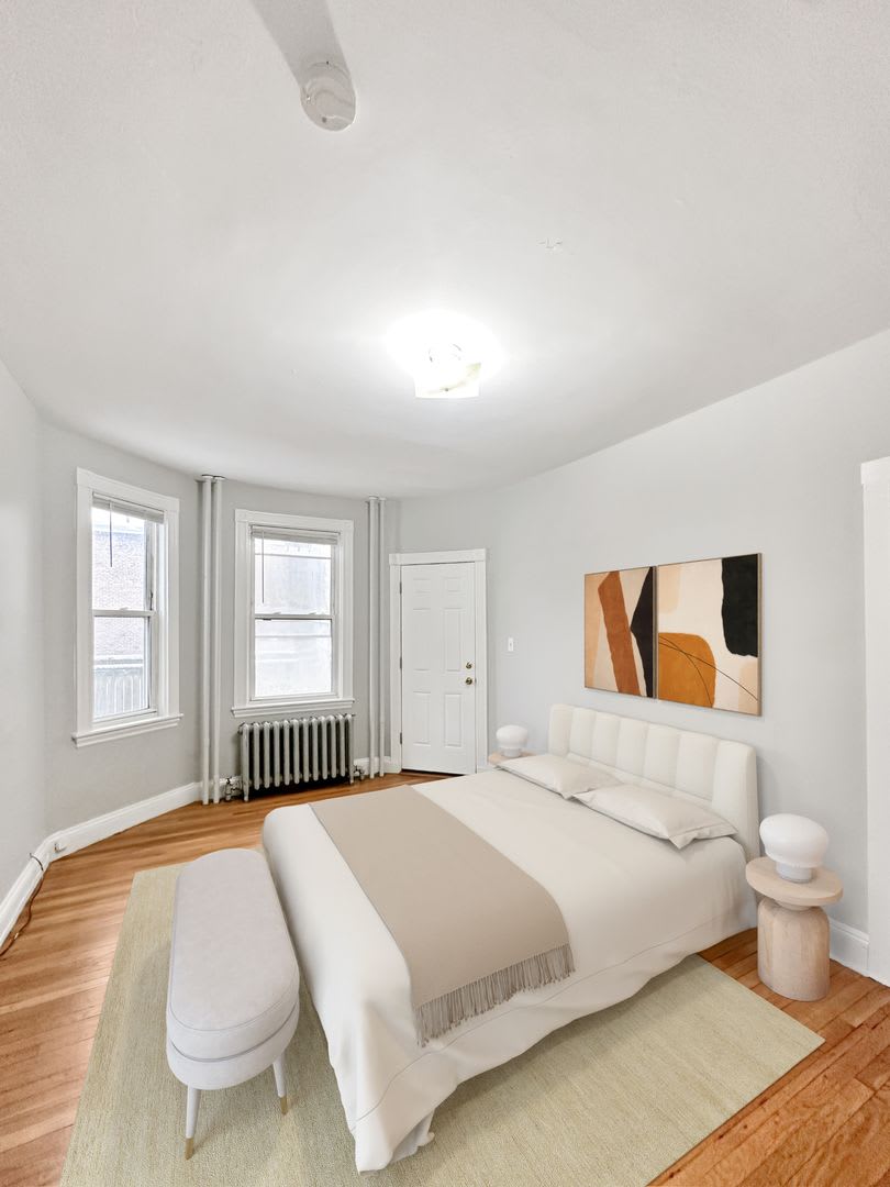 Stunning 4 bed 2 bath in beautiful Jamaica Plain – photo 3