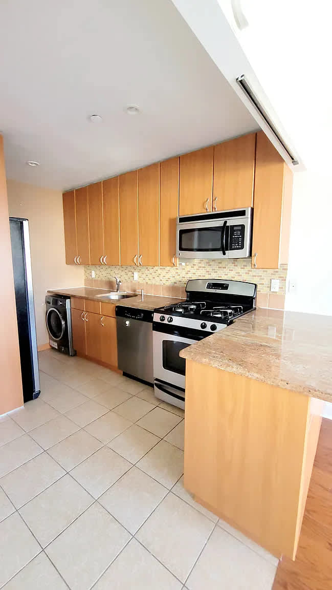 251 E 111th St Apt 25A – photo 3