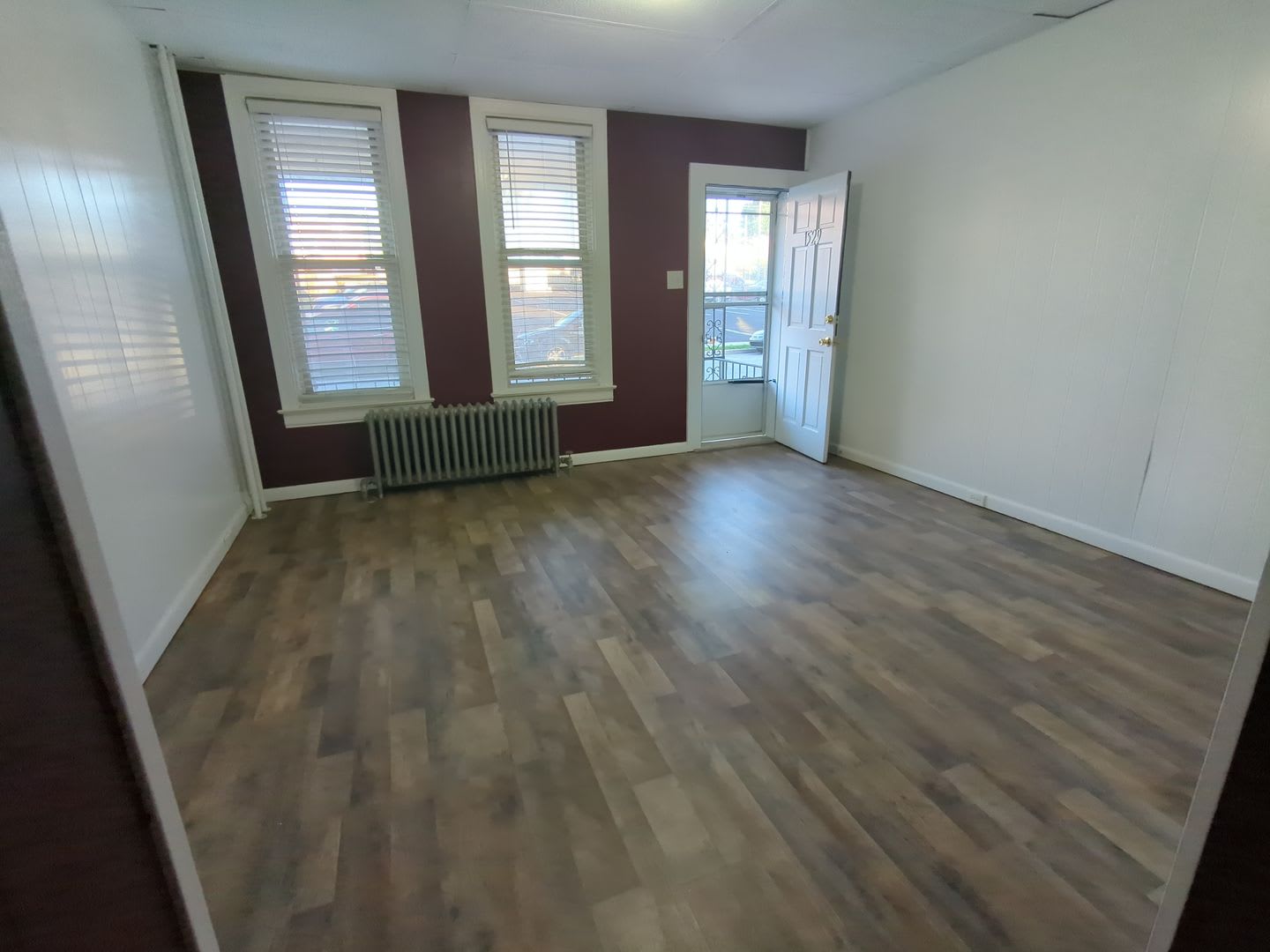 Recently renovated 4/5 Bedroom house in West York School District – photo 3
