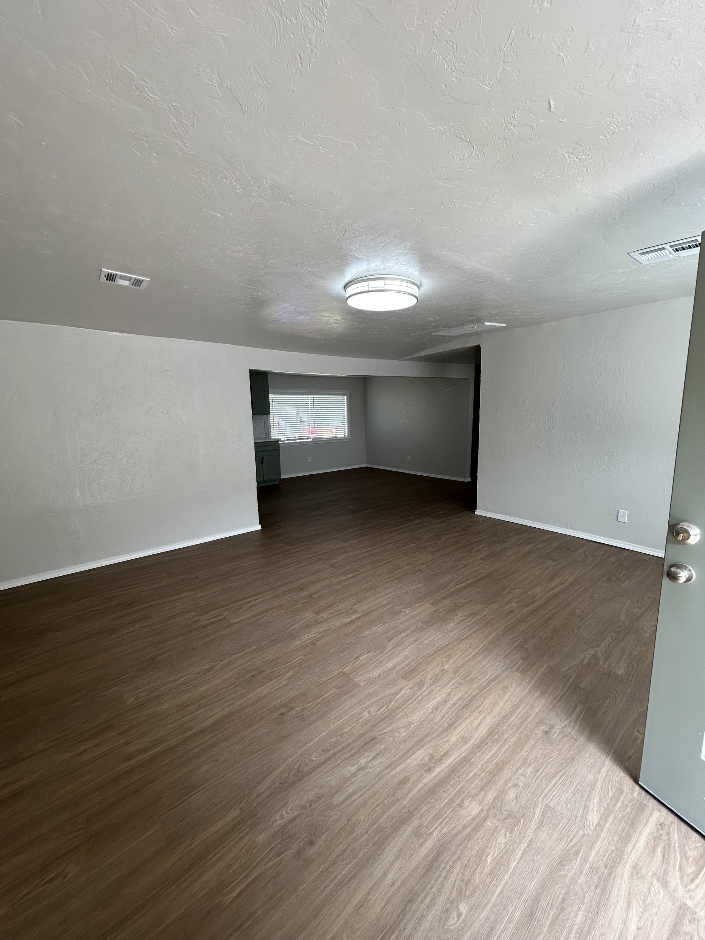 711 1/2 West Hill Street – photo 3