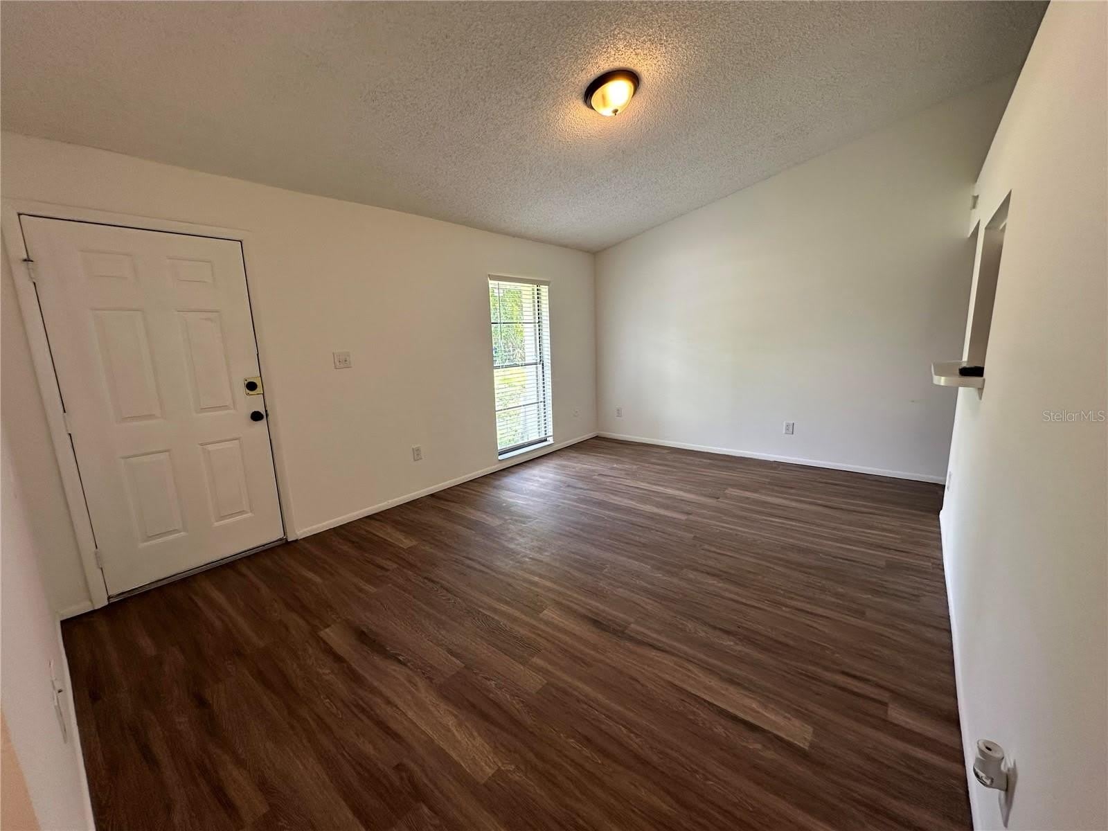 1928 BONNEVILLE Drive – photo 2