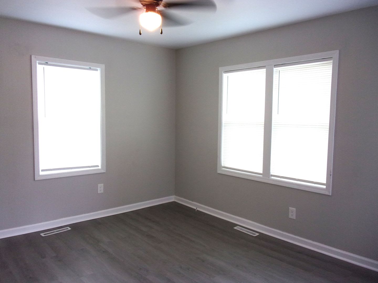 Beautifully Renovated 2 Bedroom 1 Bath Brick Home – photo 3