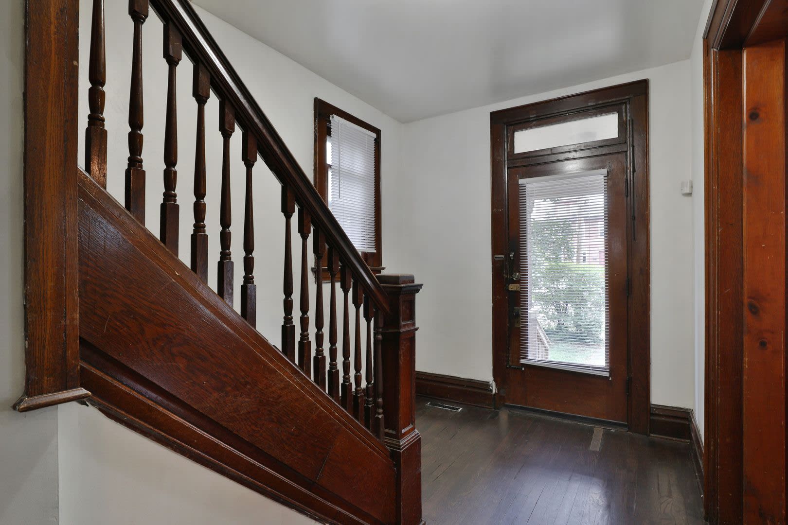 Great CENTRAL Location 5 Bedroom House – photo 5