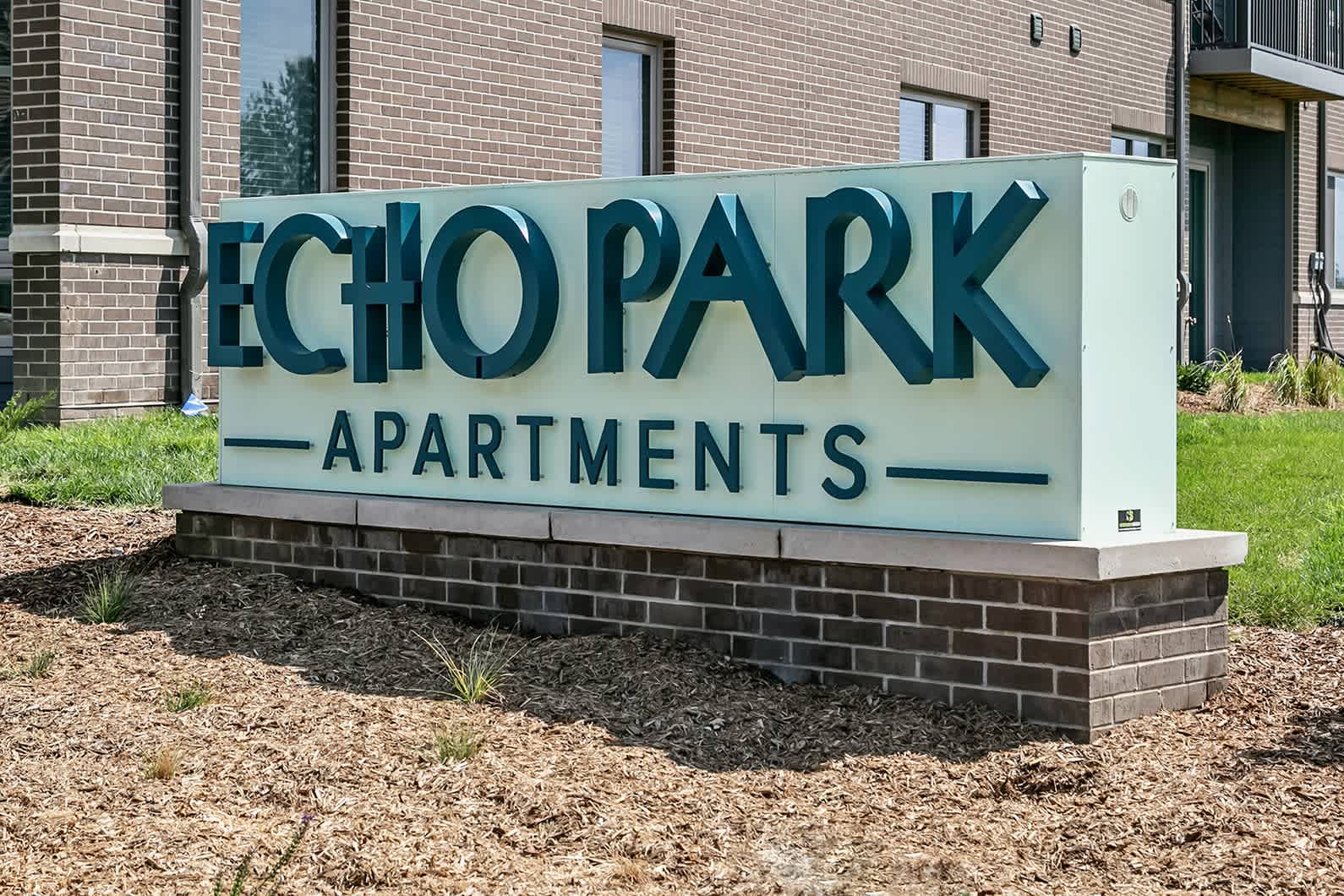 Echo Park Apartments – photo 1