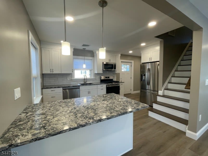 58 Hastings Ave – photo 1