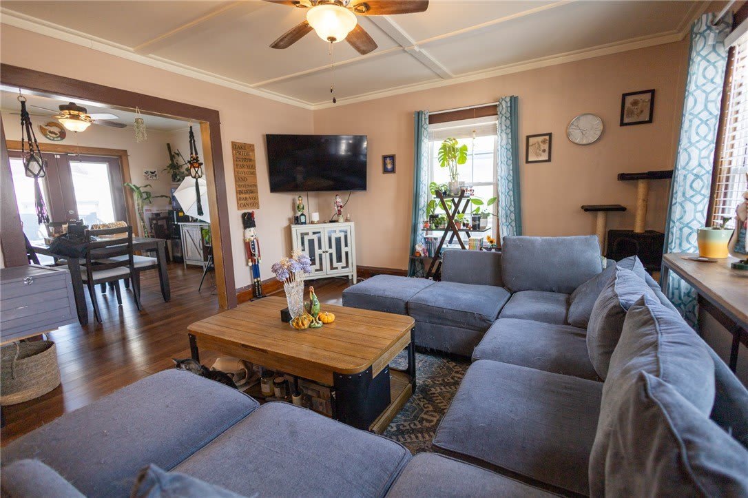 220 Kingsbury Avenue – photo 5
