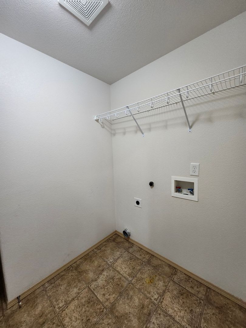 Spacious 3 bedroom/2 bath on Cul-de-Sac, 3 Car Garage! – photo 5