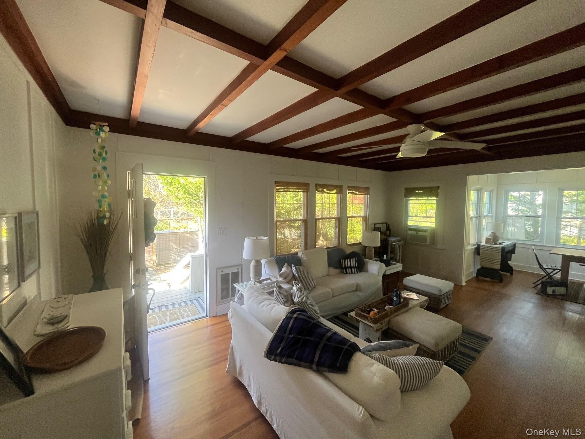 22 Crescent Avenue – photo 2