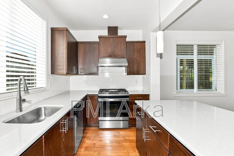 301 NE Denny Way – photo 3