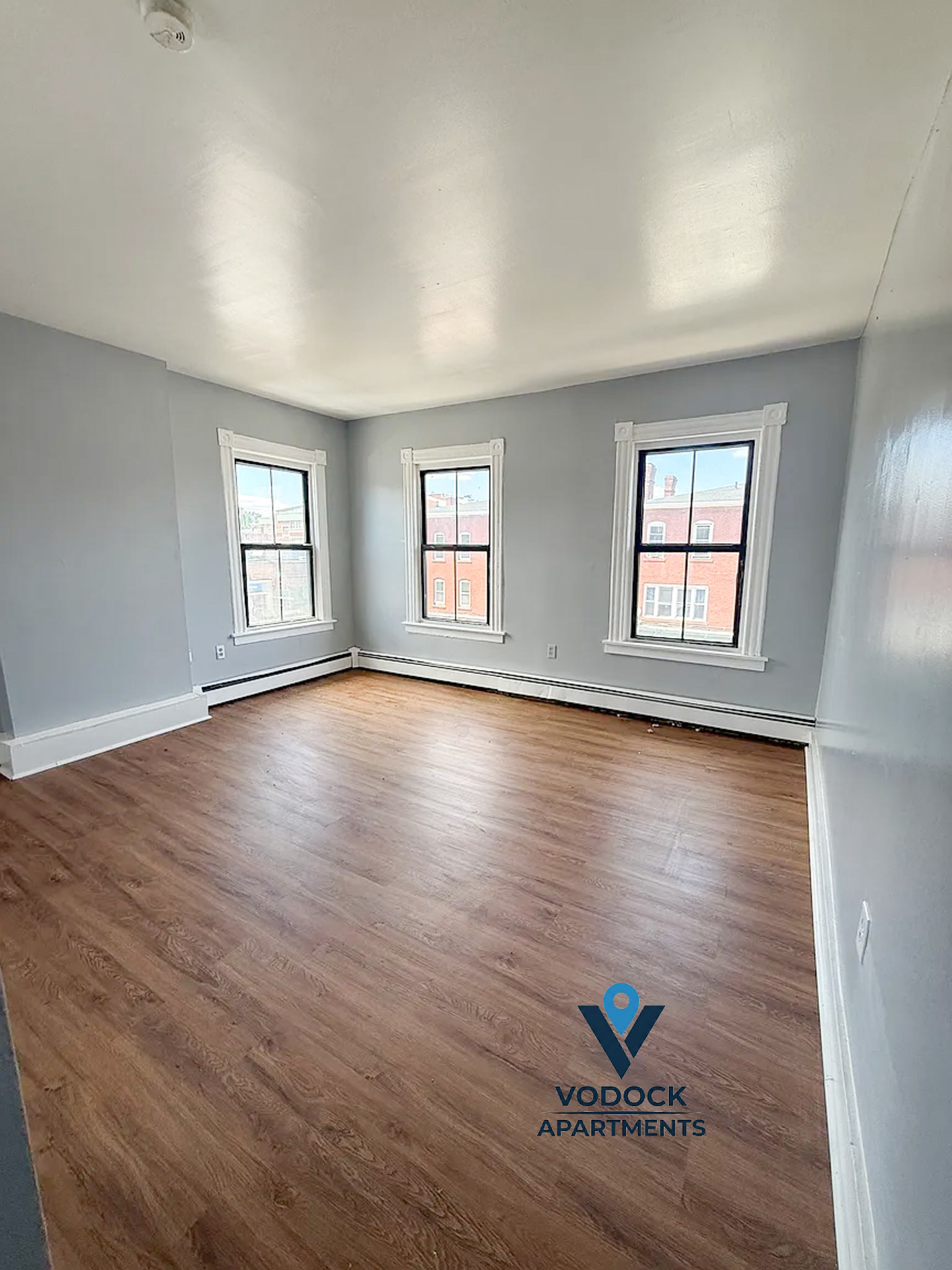 641 Park St – photo 3