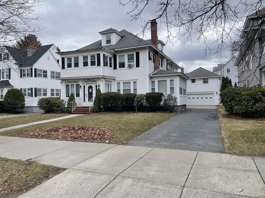 136 Russell Street – photo 1