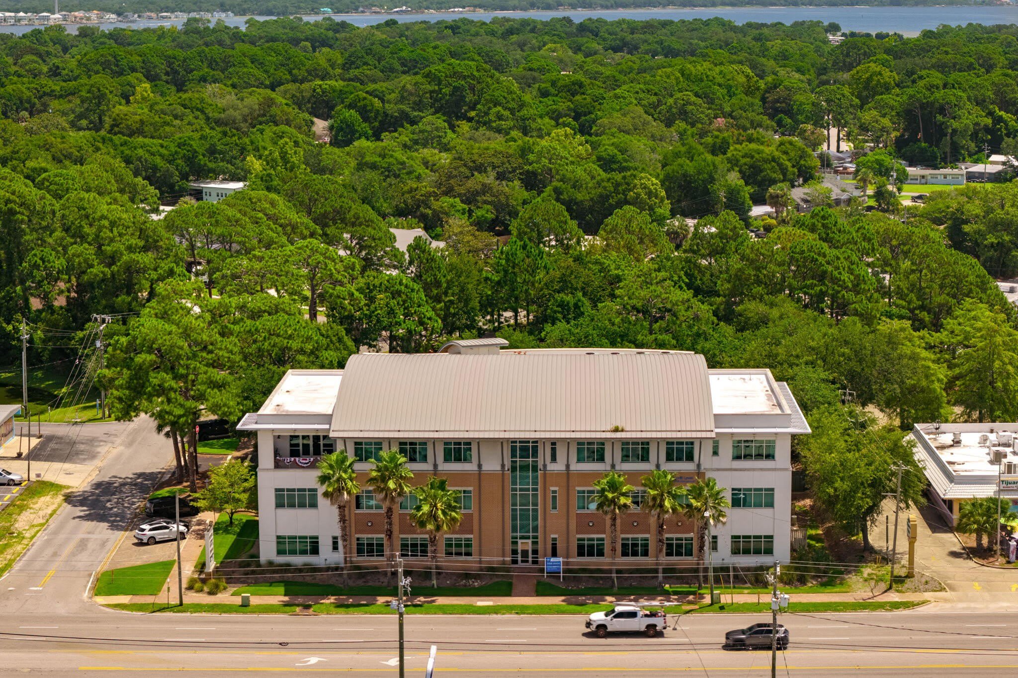 45 Ne Eglin Parkway – photo 1