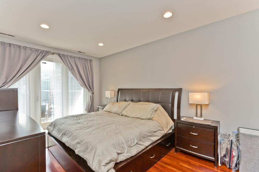 1232 N Milwaukee ave – photo 5